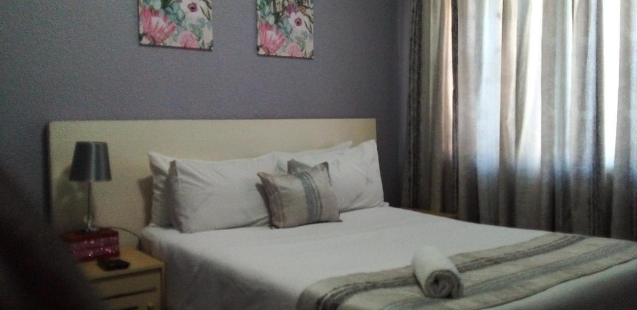 Acacia Guesthouse كمبتون بارك المظهر الخارجي الصورة