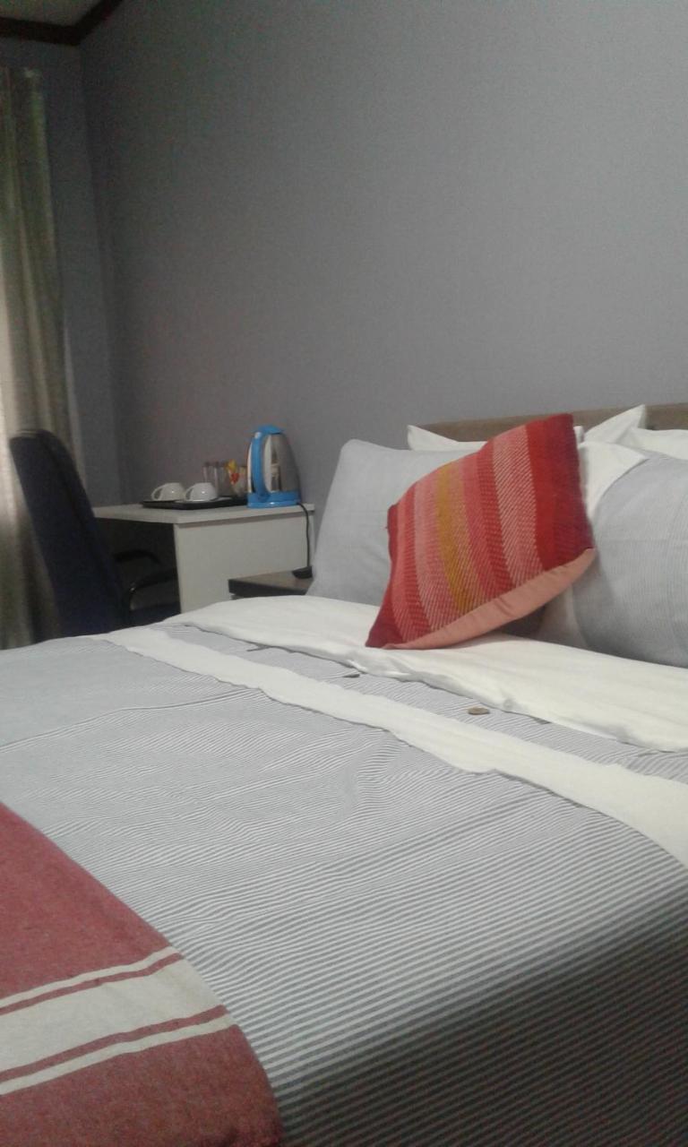 Acacia Guesthouse كمبتون بارك المظهر الخارجي الصورة
